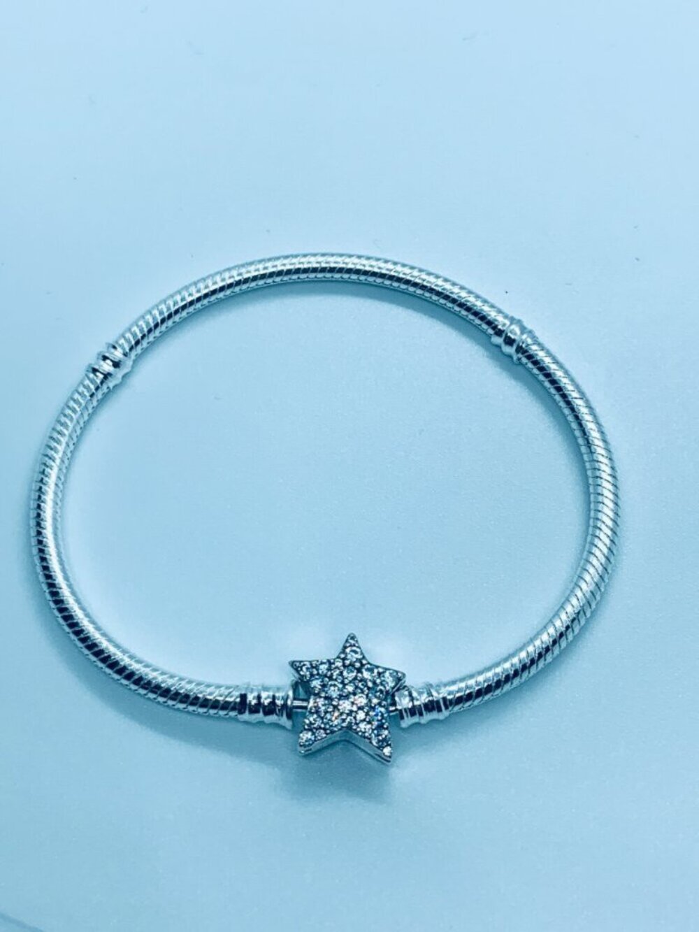Pandora Moments Asymmetric Star Clasp Snake Chain Bracelet / Pandora Charms